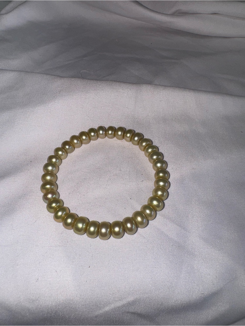 Green/gold Pearl Stretch Bracelet - Picture 2 of 3